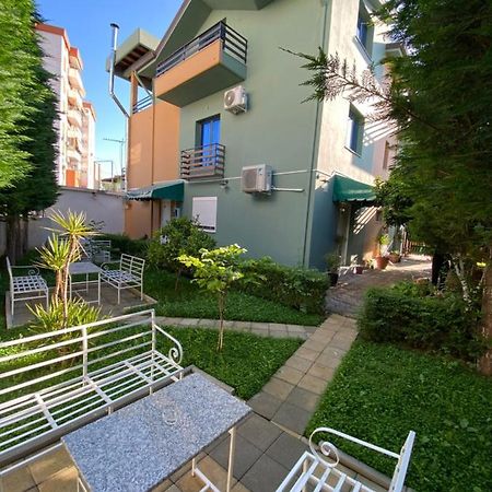 Vila Ajdinaj ベラト エクステリア 写真