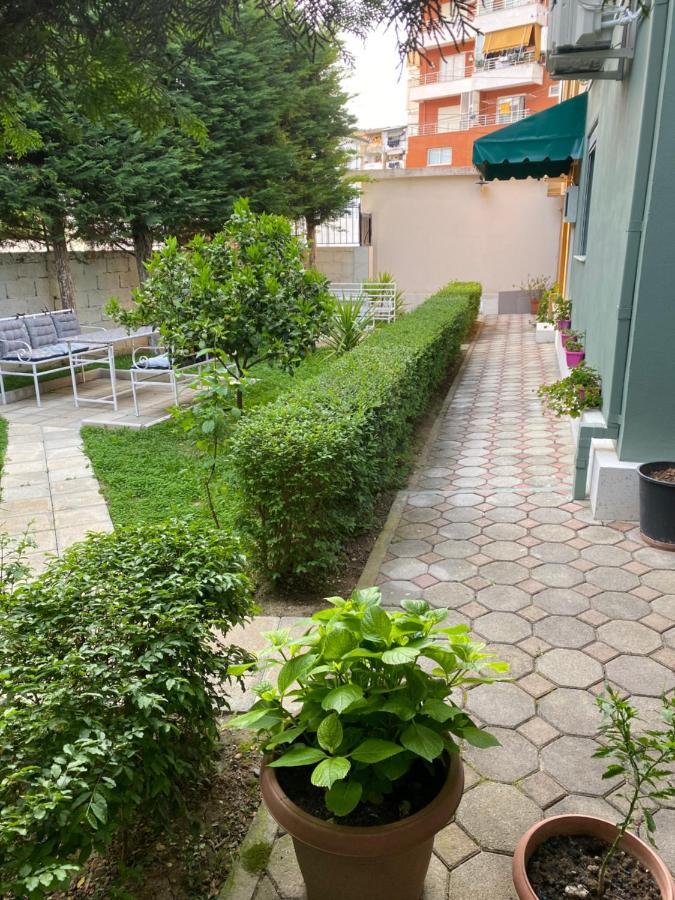 Vila Ajdinaj ベラト エクステリア 写真