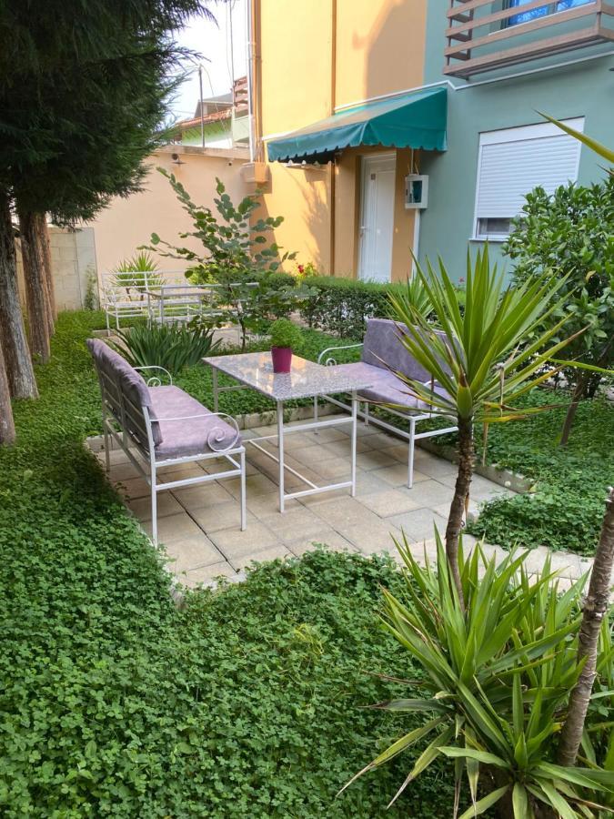 Vila Ajdinaj ベラト エクステリア 写真