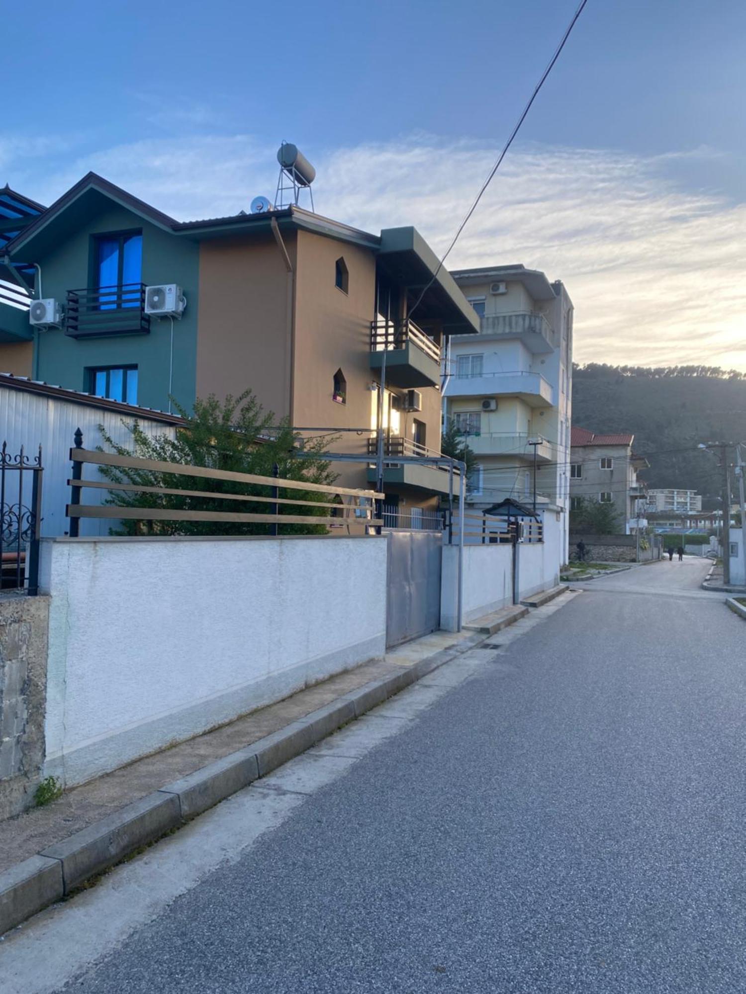 Vila Ajdinaj ベラト エクステリア 写真