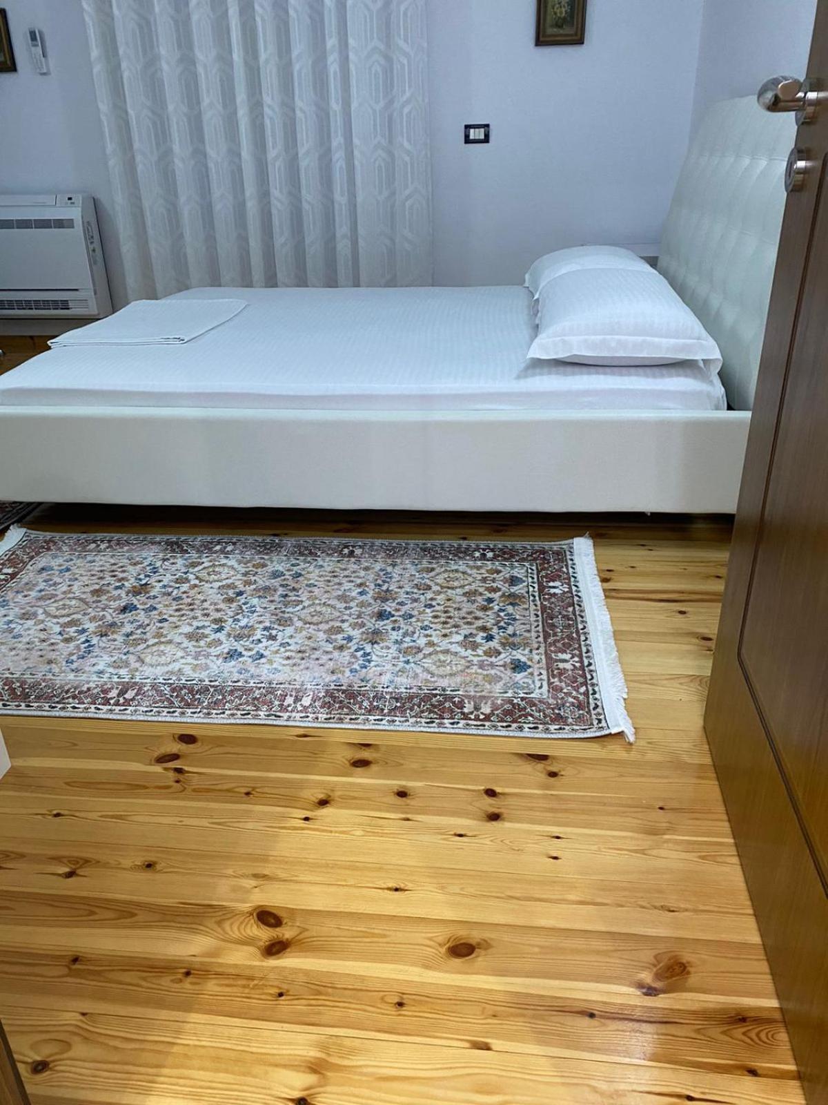 Vila Ajdinaj ベラト エクステリア 写真